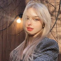 Clara Bragil(ML sis FL and Diana bestie)