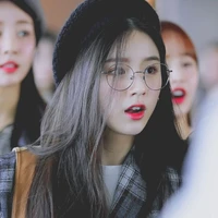 mia (author)