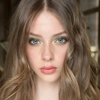 Sandy ( derick wife )