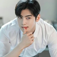 Cha Eun Woo (21 años)