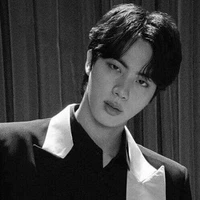 Jin (22 años)