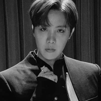 J-hope (23 años)