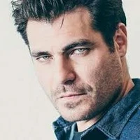 Lucas  Johnson(46anos Pai)