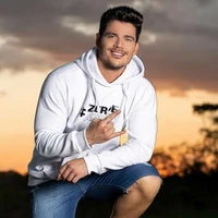Victor Stone (irmão 28 anos)(Scarlett)