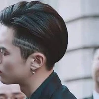 ชาร์จ​/ลูกน้องพระเอก