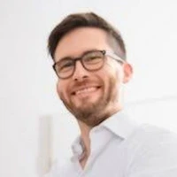 Mr Richard father of female lead