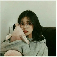บี(น้องสาวพระเอก)