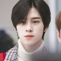 Hendery [17 years]