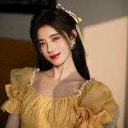 แพรว(แม่พระเอก)