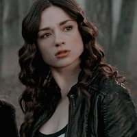 irmã lightwood  3/Alison