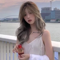 เเพร(นางเอก)