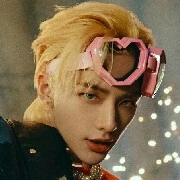 HWANG HYUNJIN