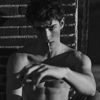 Kenzo Valentino Wiangga