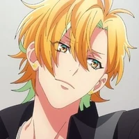 ฮิฟุมิ อิซานามิ(ตอนไม่ใส่สูท)(โฮสต์)