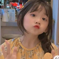 ลูกคนเล็กของพระเอกกับนางเอก(มาย)