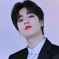 𝐀𝐝𝐫𝐢𝐧 𝐇𝐲𝐚𝐜𝐢𝐧𝐭𝐡 𝐄.