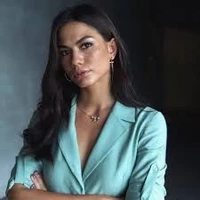 Amanda Castelli (Mãe da Ananda)