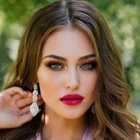 Ruby Gómez (49 Años)