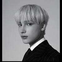 hueningkai•momy
