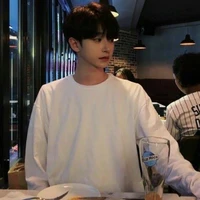 ไวท์ [พระเอก]​
