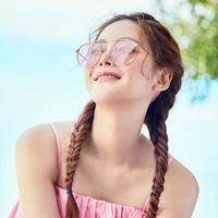 Vivian aka v