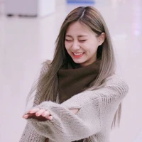 Sharon Oktavius(adek)