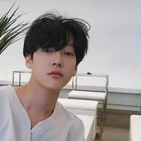 อีธาร(พ่อเลี้ยงลีน่า ปีศาจเพื่อนพระเอก)