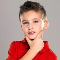 Uriel de niño