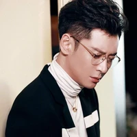 ไนท์(เพื่อนนายเอก)