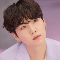 Yoongi (Y)