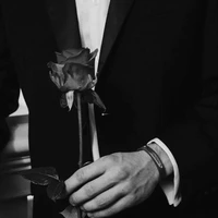 องค์คะรักษ์ (มือขวา)