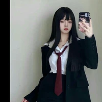 น้ำตาล(นายเอกตอนปลอมตัวเป็นหญิง)