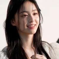 Veronica Zǎoshang (ibu Rafael Alvaro)
