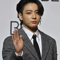 jungkook (jk)
