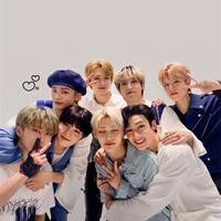 Stray Kids