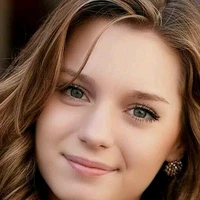 Amelia De Francisco/Fls best friend