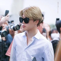 จีมิน.