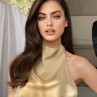 Alexa Johnson  (27 anos)(Prima)