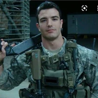 Tom(soldado babaca)