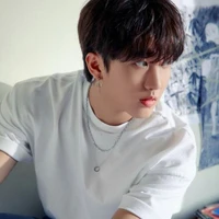 แบงค์(พี่นายเอก)