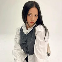 jisoo Anya etona