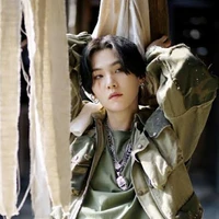 Min Yoongi{Suga}