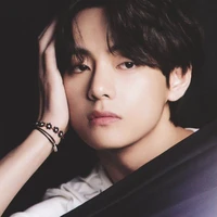 Kim Taehyung • Sekretaris Nana