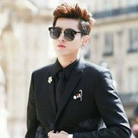 ไวท์(พระเอก)