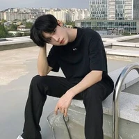 ฉูนะ(พระเอก)