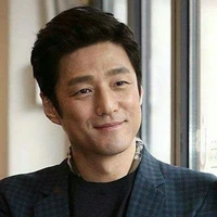 Jeon Jihyuk (Head butler)
