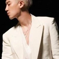 ภาค (ตระกูลรอง-จิราวัฒ)
