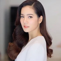 เซลลี่   แม่พระเอก