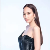 นางเอก(หยกงาม)