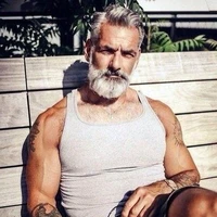 emanuel Muller (58 Años Abuelo)